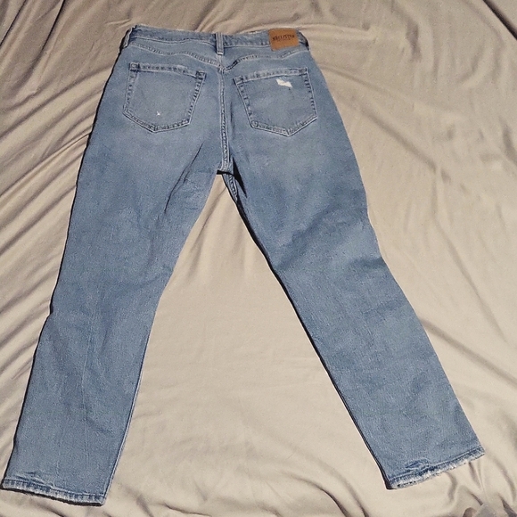 Hollister curvy ultra high-rise mom jean Size - 6R w28R - Picture 2 of 4